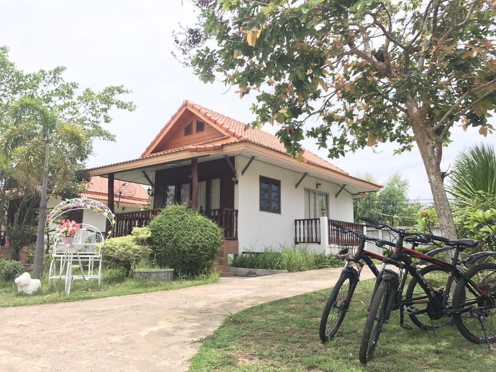 Plaifah Resort Ubon Song Khon Екстериор снимка